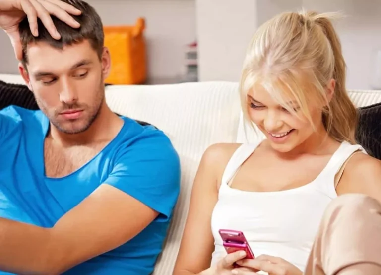 7 coisas que mais deixa os homens com ciúmes, a número 2 é a mais complexa