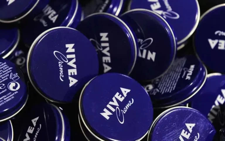 Conheça 10 utilidades do creme Nívea que você não sabia