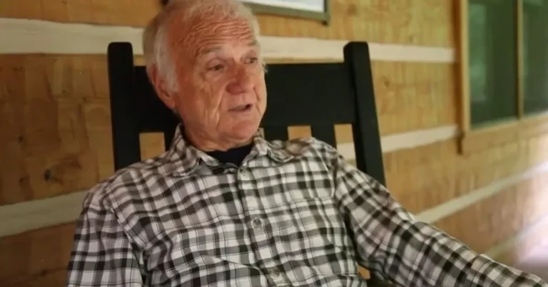 Ex-padre descobre ser gay, vira ator de filmes adultos e relata experiência transformadora