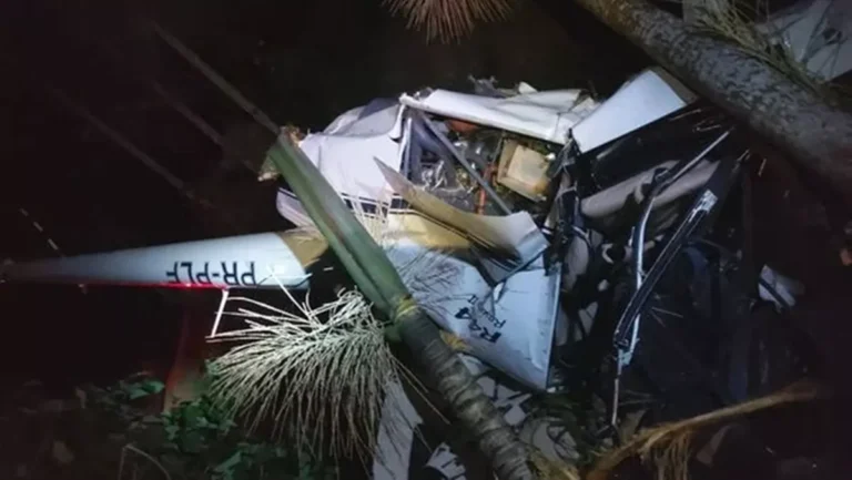 Helicóptero cai e tira a vida de duas pessoas em sítio de Vargem Alta