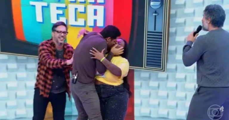 Jojo Todynho e Cauã Reymond deixam todos boquiabertos ao darem ‘beijão’ no palco do ‘Caldeirão’
