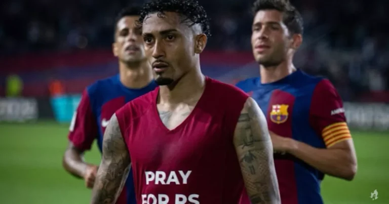 Jogador do Barcelona é multado após mostrar mensagem em apoio ao RS