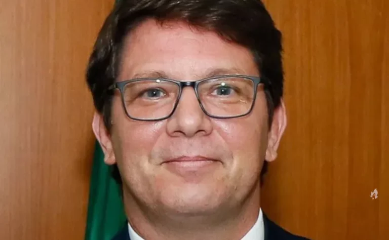 Boletim médico atualiza estado de saúde de Mário Frias