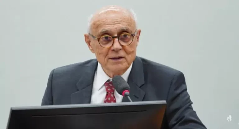 Eduardo Suplicy anuncia que está curado de câncer linfático
