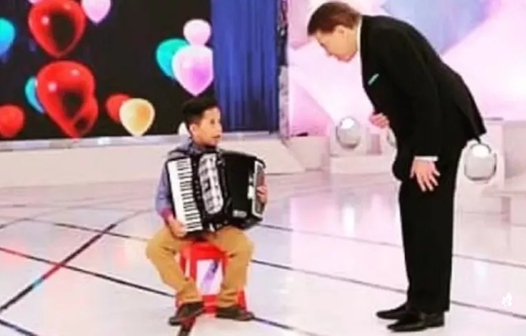 Lembra dele? Sanfoneiro mirim que se apresentou para Silvio Santos faleceu na noite de Natal