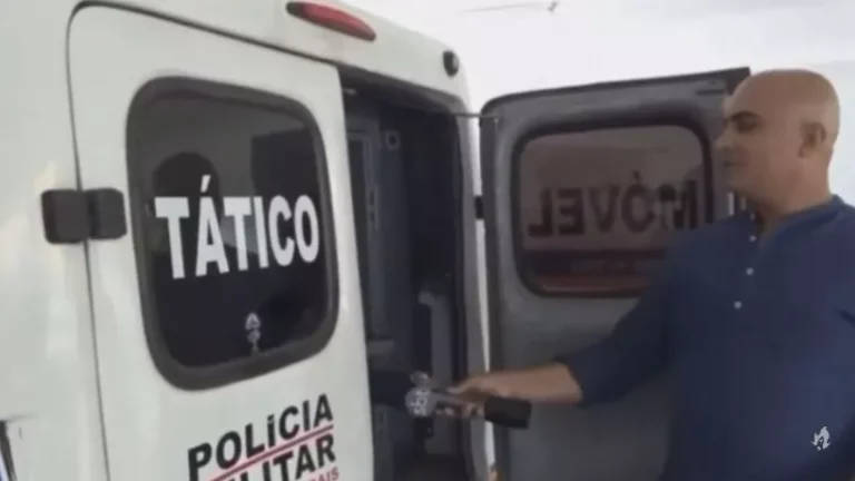 Vídeo: traficante solta ‘pum’ na cara de repórter, que fica em choque