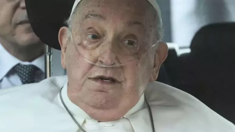 Papa Francisco tem estado de saúde atualizado após quase morrer