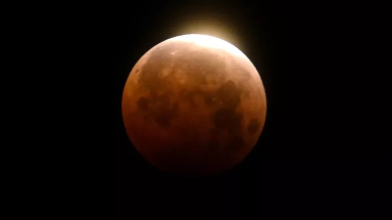 Que horas é o eclipse lunar nesta sexta