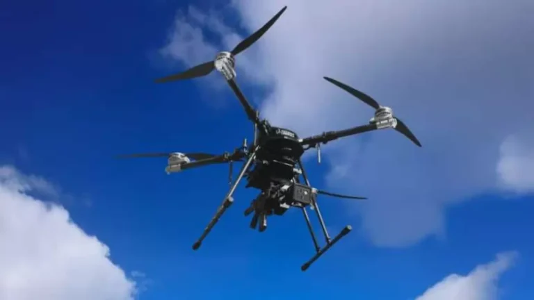 Drones equipados com fuzil são produzidos em fábrica no RS mesmo sem regulamentação