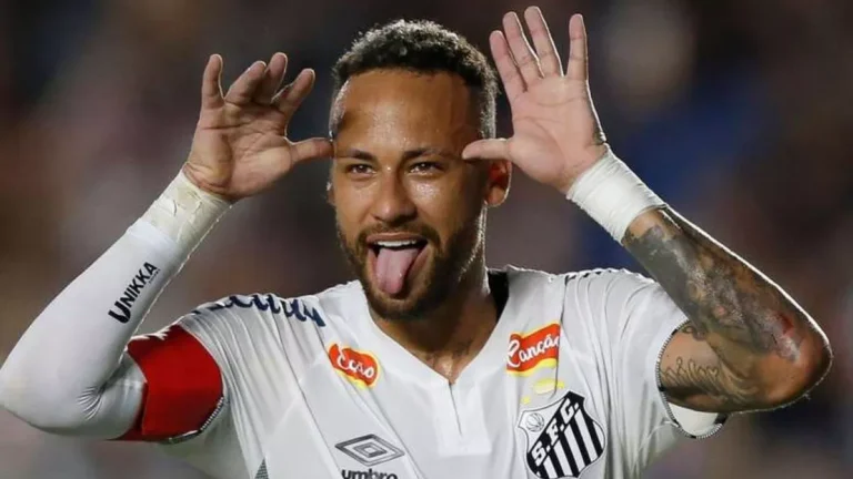 Após polêmicas e burburinho de casamento, Neymar, longe dos gramados há um mês, dá ‘alfinetada’: ‘Felicidade…’