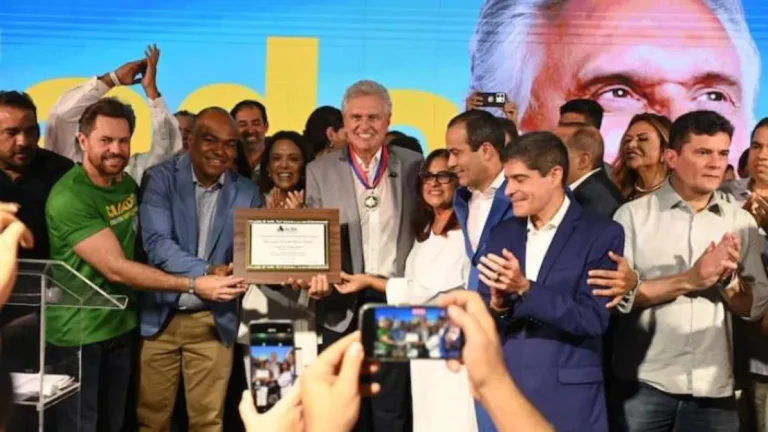 Caiado critica Lula e Gleisi e manda recados indiretos a Bolsonaro em lançamento de pré-candidatura