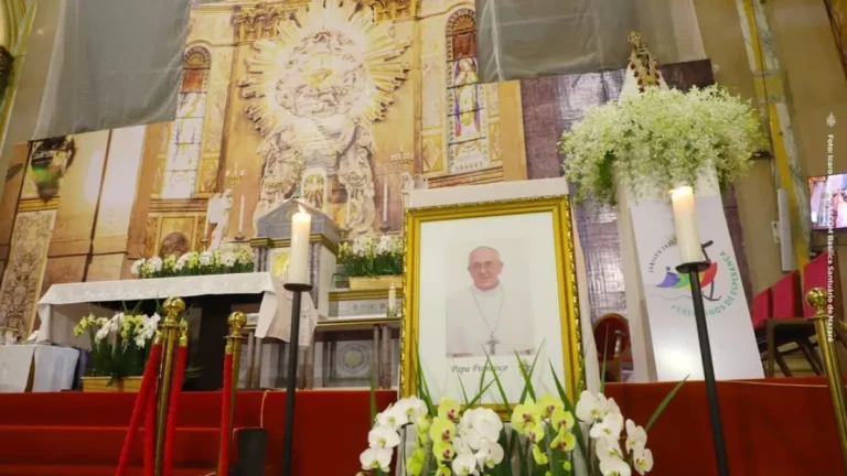 Despedida e Homenagem: A Última Cerimônia na Basílica de Nazaré em Memória do Papa Francisco