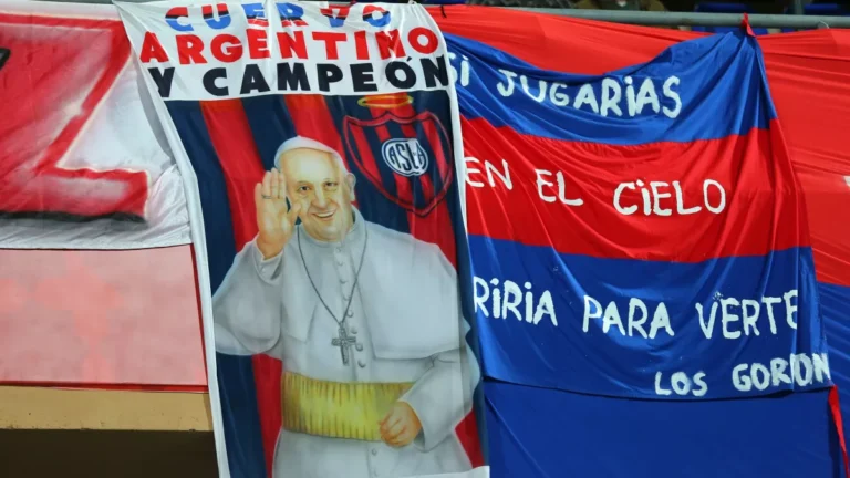 San Lorenzo se despede do papa Francisco: “Juntos pela eternidade”