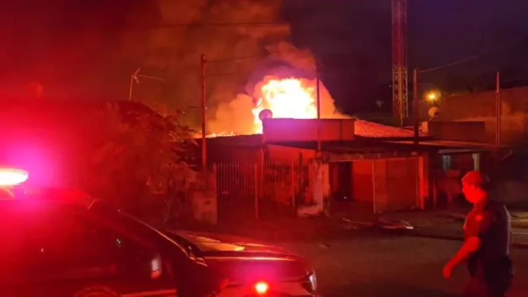 Mulher morre após casa pegar fogo em Sorocaba