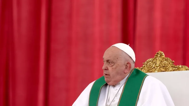 A Trágica Partida do Papa Francisco: Compreendendo o AVC e Seus Impactos