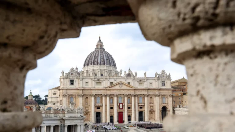 O Banco do Vaticano: Lucros e Desafios em Tempos de Mudança