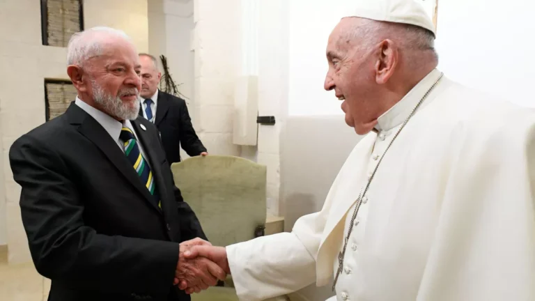 Relembre o que Francisco falou sobre Lula, Dilma e Bolsonaro