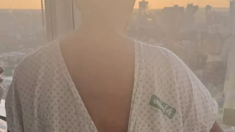 Família divulga primeira foto do jogador Pedro Severino após recuperação de acidente
