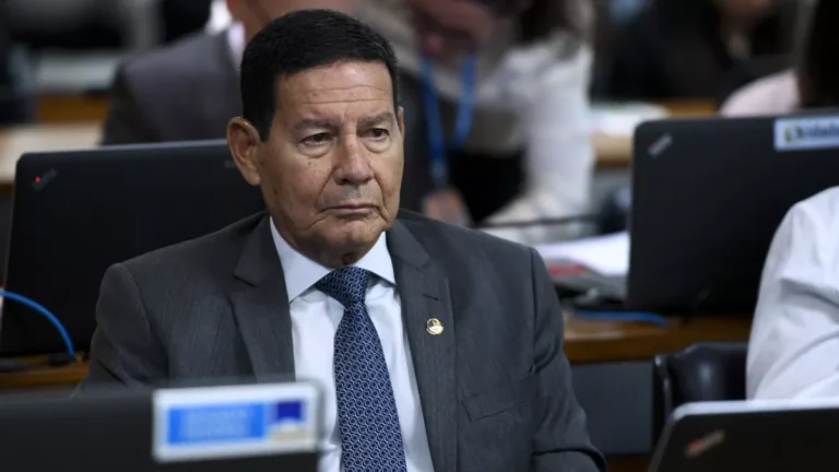 Mourão depõe ao STF como testemunha de plano golpista nesta sexta (23)