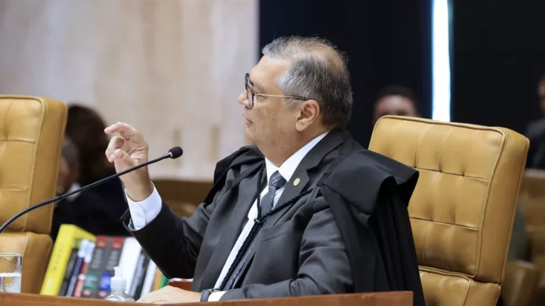 Flávio Dino diz que caso de fraudes no INSS é uma “tragédia social”