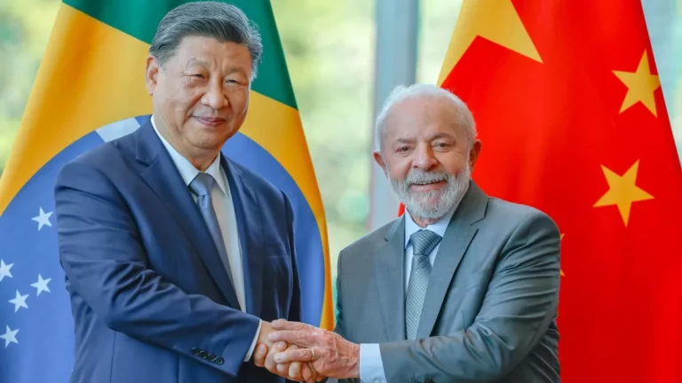 Lula embarca para Pequim para encontro com Xi Jinping e fórum China-Celac