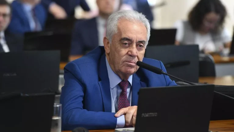 Presidente da CCJ do Senado diz que não é hora de ampliar vagas na Câmara
