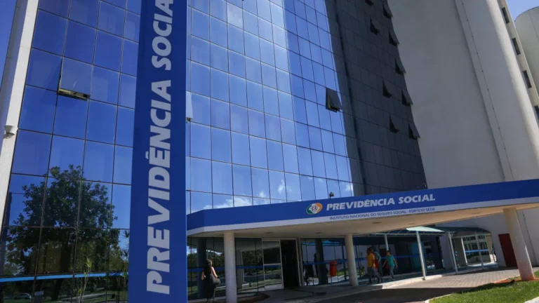 INSS: Associações investigadas prometem vantagens e “luta”