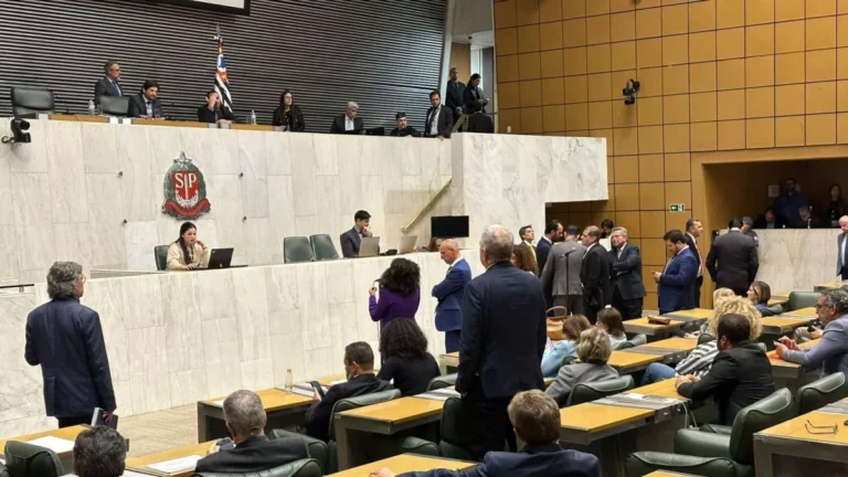 Guto Zacarias consegue assinaturas para protocolar CPI do INSS em SP