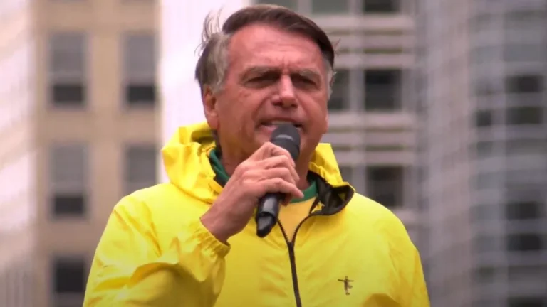 “Parabéns ao Hugo Motta”, diz Bolsonaro à CNN sobre reação ao STF