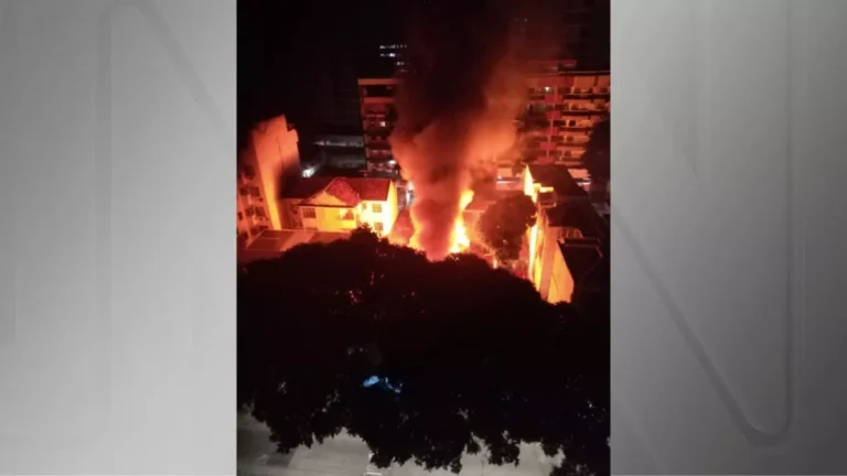 Vídeo: Incêndio destrói escola municipal na Tijuca, no Rio