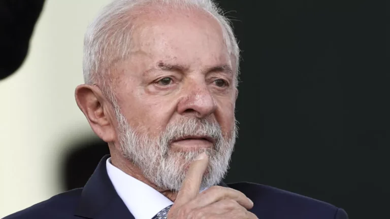 Lula reúne ministros nesta terça para tratar de ressarcimento a aposentados
