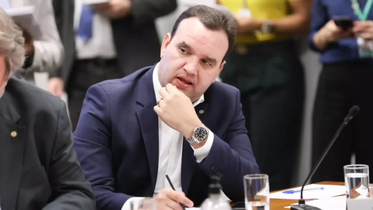 PSD filia primeiro deputado de Alagoas de olho em alianças para 2026