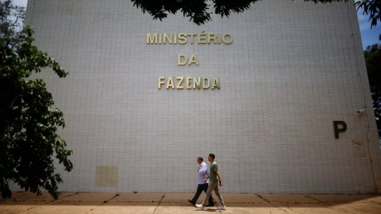 PAC e emendas podem bancar ressarcimento de aposentados, diz Fazenda