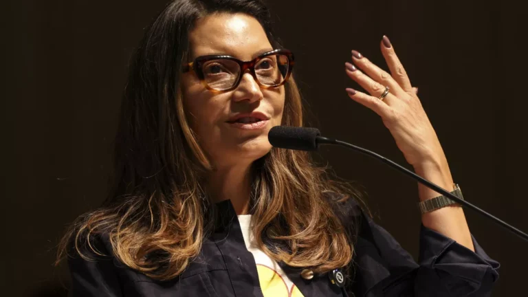 PoderData: 50% de quem conhece Janja desaprova sua participação no governo