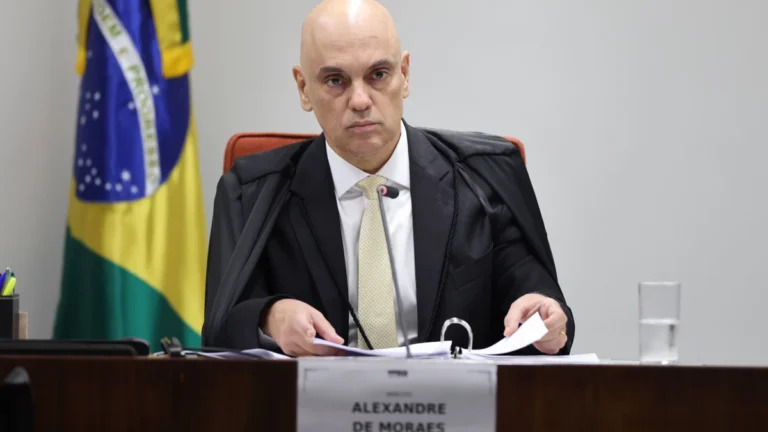 Moraes pede a tribunais ficha de antecedentes dos réus da trama golpista