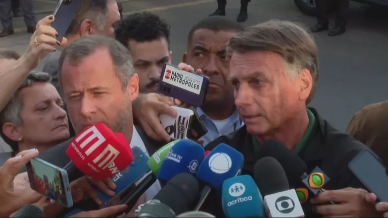 Bolsonaro diz ter enviado R$ 2 milhões a Eduardo nos EUA