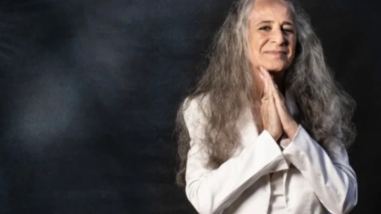 Maria Bethânia lembra condições impostas no início da carreira