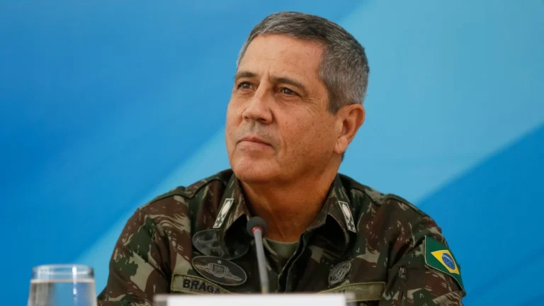 Defesa de Braga Netto avalia acareação entre general e Cid como “positiva”