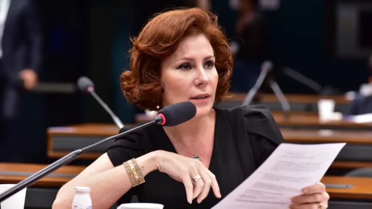 Após caso Zambelli, STF cogita mais rigor com passaportes