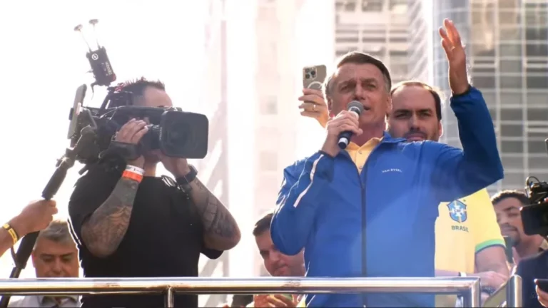 Bolsonaro: “Me deem 50% da Câmara e do Senado que mudo destino do Brasil”