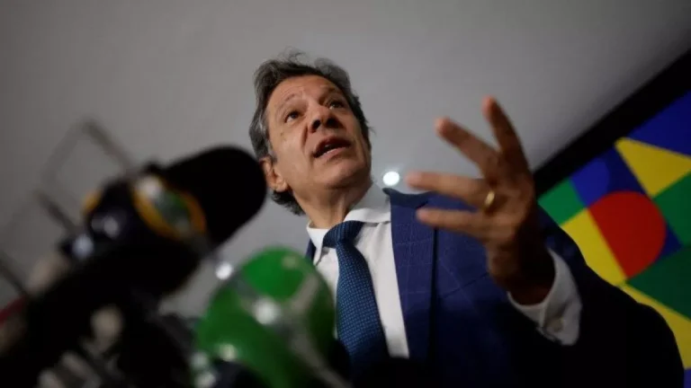 Haddad se reúne com líderes partidários e busca soluções ao aumento do IOF