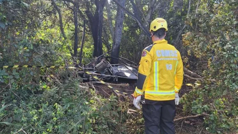 Balão pega fogo em passeio e cai em SC; 8 pessoas morreram