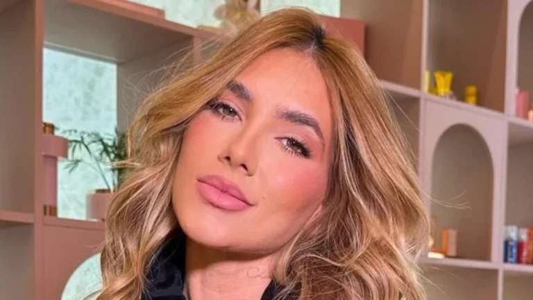TÁ ROLANDO? Virginia Fonseca e jogador de futebol levantam suspeita de novo affair