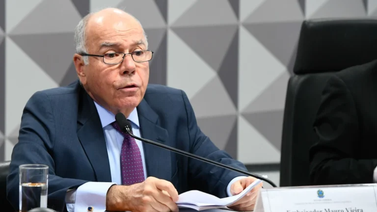Mauro Vieira só vai a Washington se for recebido
