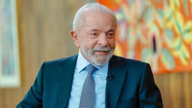 Lula diz que Brasil é dono do próprio nariz e que Trump não quer conversar