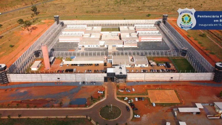 Governo aponta riscos e quer mais segurança em presídio onde está Marcola