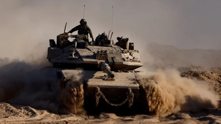 Tanques de Israel avançam com novos ataques nos arredores da Cidade de Gaza