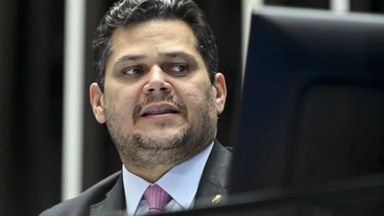 Temos que parar de criminalizar as emendas parlamentares, diz Alcolumbre