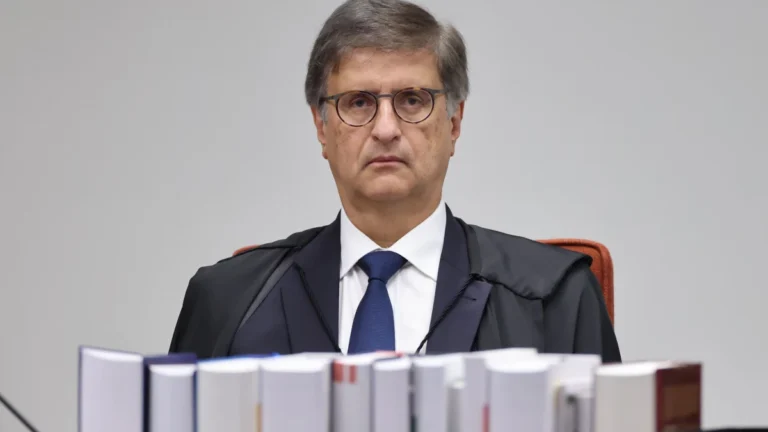 Lula assina recondução de Gonet ao cargo de procurador-geral da República