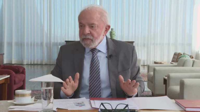 Lula sinaliza abertura a negociações sobre minerais, mas frisa “soberania”